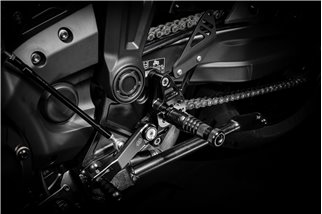 Kit pedane regolabili Fxr Nero Gilles Tooling Yamaha Mt-07 Rm17 Rm18 2017 - 2020