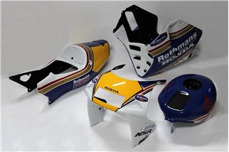 KIT CARENATURE COMPLETE Tyga NSR250 MC28 Forma Originale con serbatoio in carbonio, verniciato Rothmans hon-10968