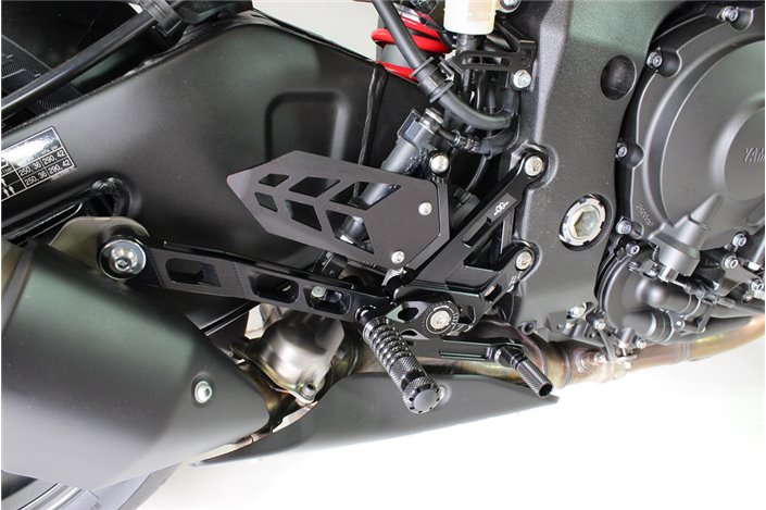 Kit pedane regolabili Mue2 Nero Gilles Tooling Yamaha Mt-10 Sp Rn45 2016 - 2021