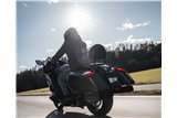 Remus 7783 089518LR Kundenspezifische Komplettauspuffanlage aus schwarzem Edelstahl BMW Enduro K 1600 Bagger/Grand America 2018