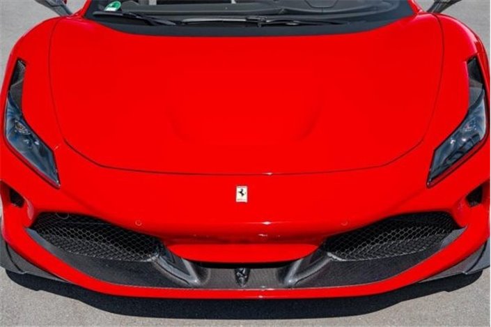 Spoiler avant en carbone Capristo Ferrari F8 et guides d'air latéraux