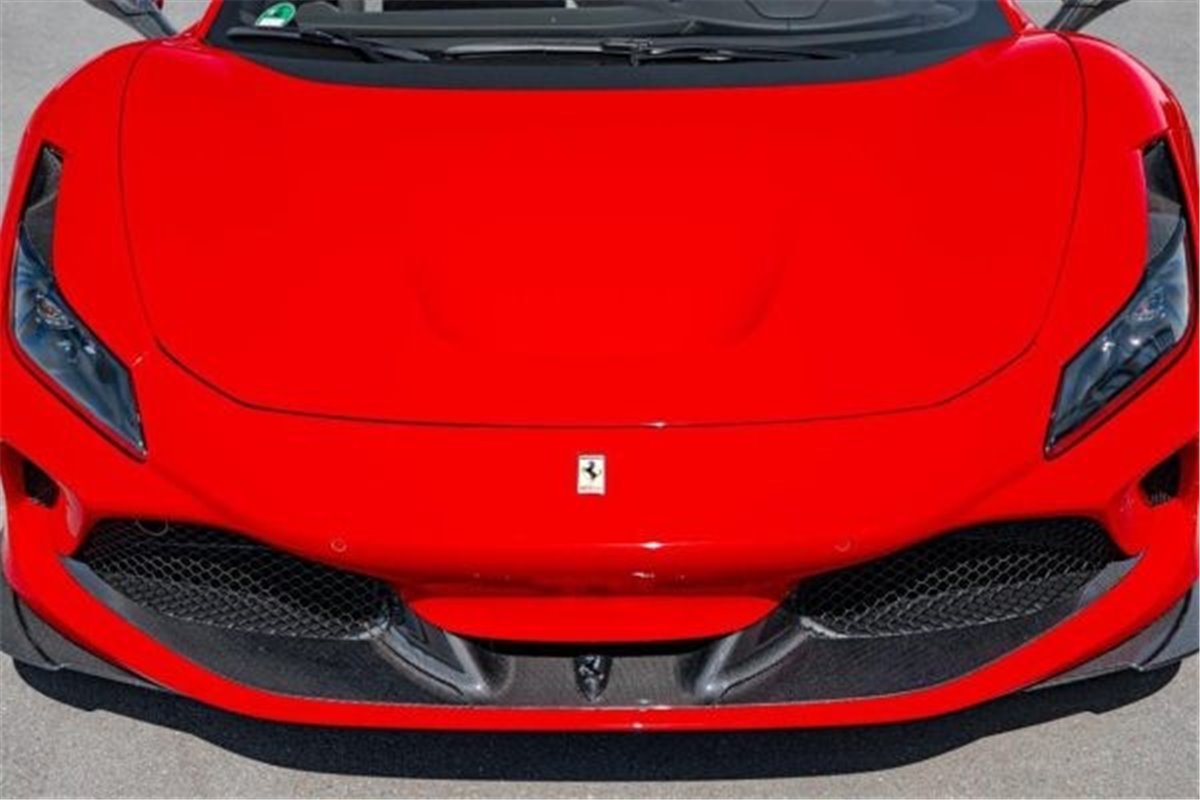 Capristo Ferrari F8 Carbon-Frontspoiler und seitliche Luftführungen