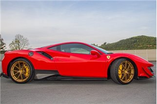 Capristo Ferrari 488/F8 side skirts with wings