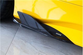 Carbon side fins with Ferrari 488 adapters